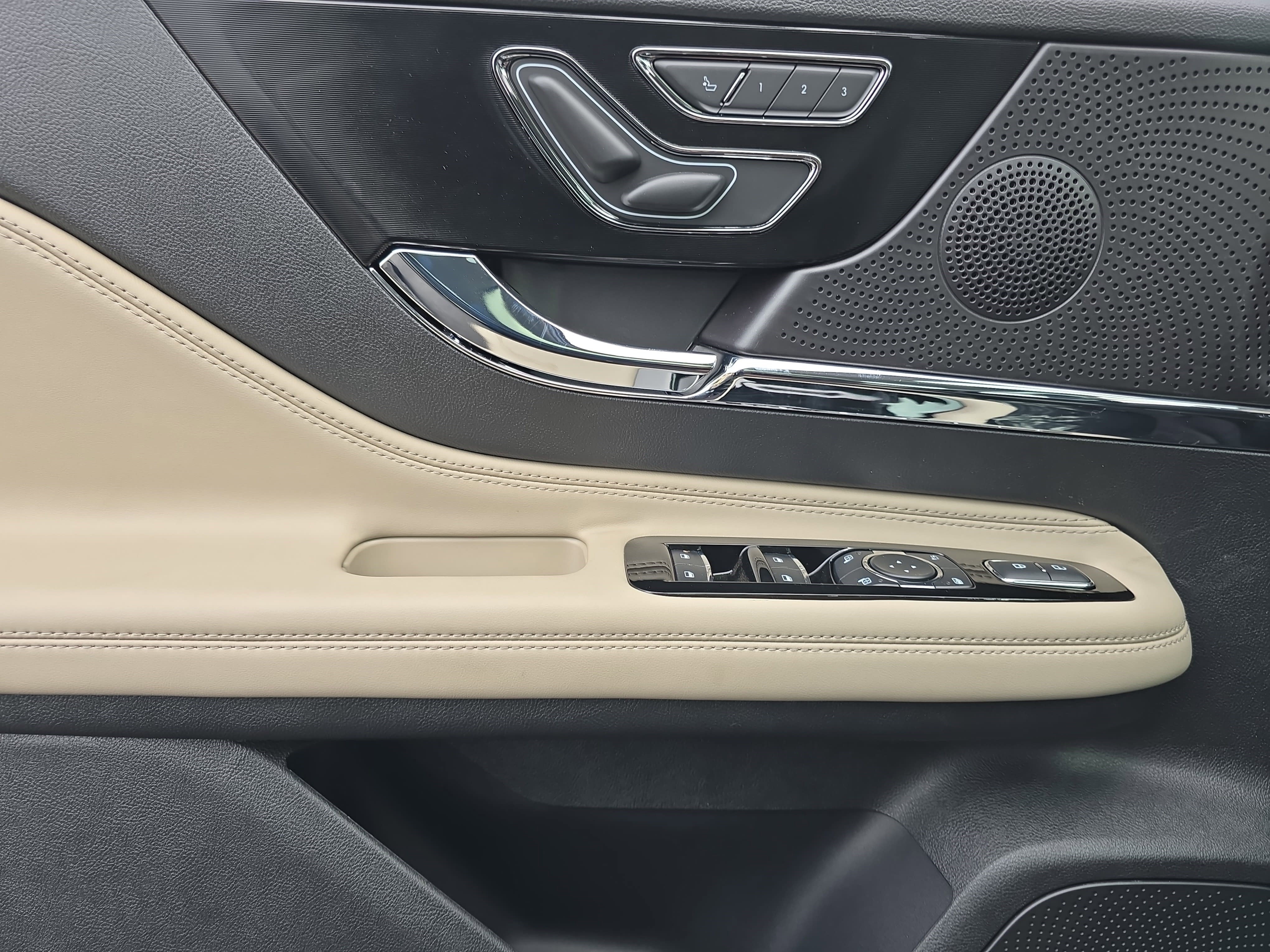 New 2026 Lincoln Corsair Reserve FWD image 24
