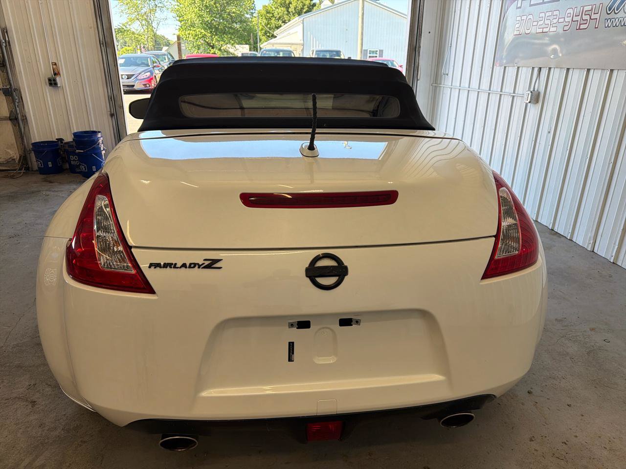 Used 2014 Nissan 370Z Touring RWD image 4