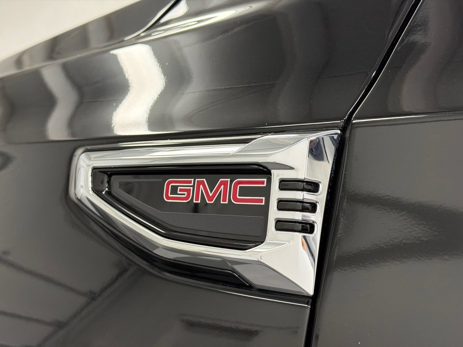 Used 2025 GMC Yukon XL Elevation AWD/4WD image 17