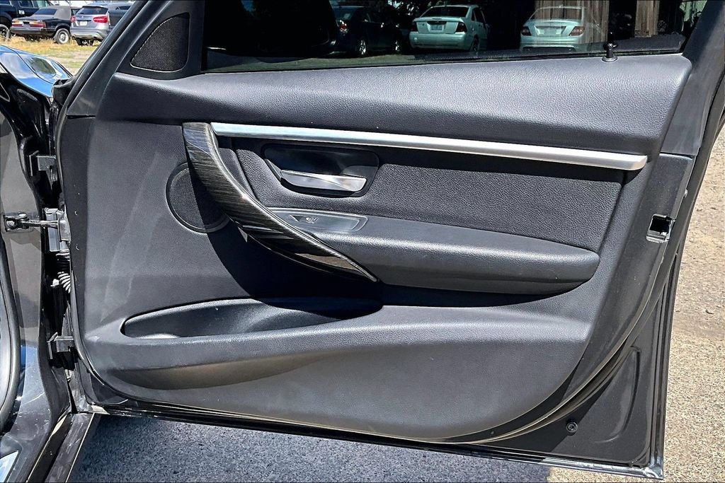 Used 2018 BMW 330i Sedan RWD image 22