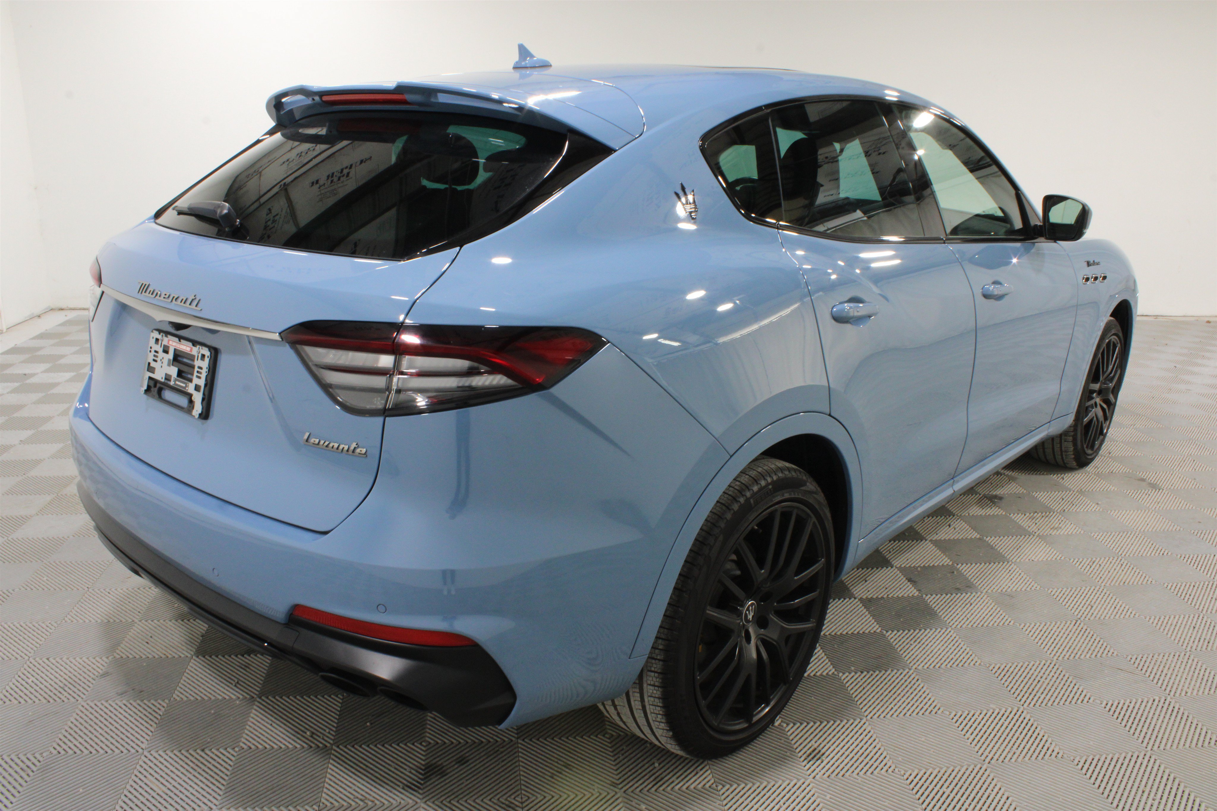 Used 2023 Maserati Levante Modena AWD/4WD image 27