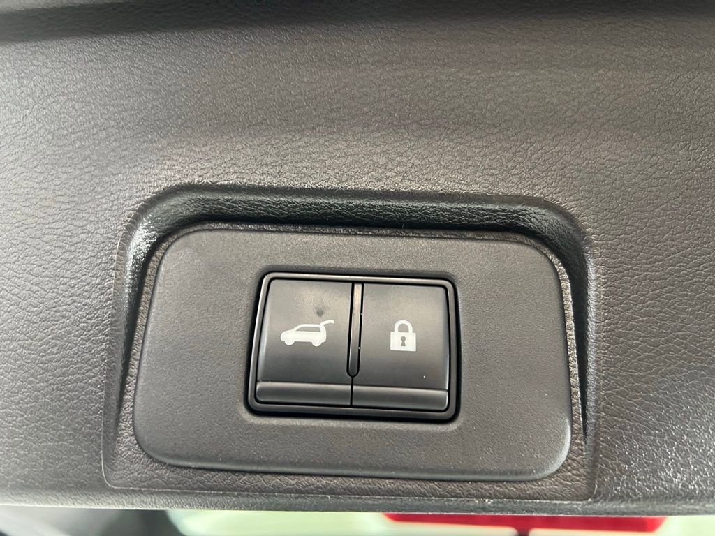 Used 2024 Nissan Rogue SV image 26