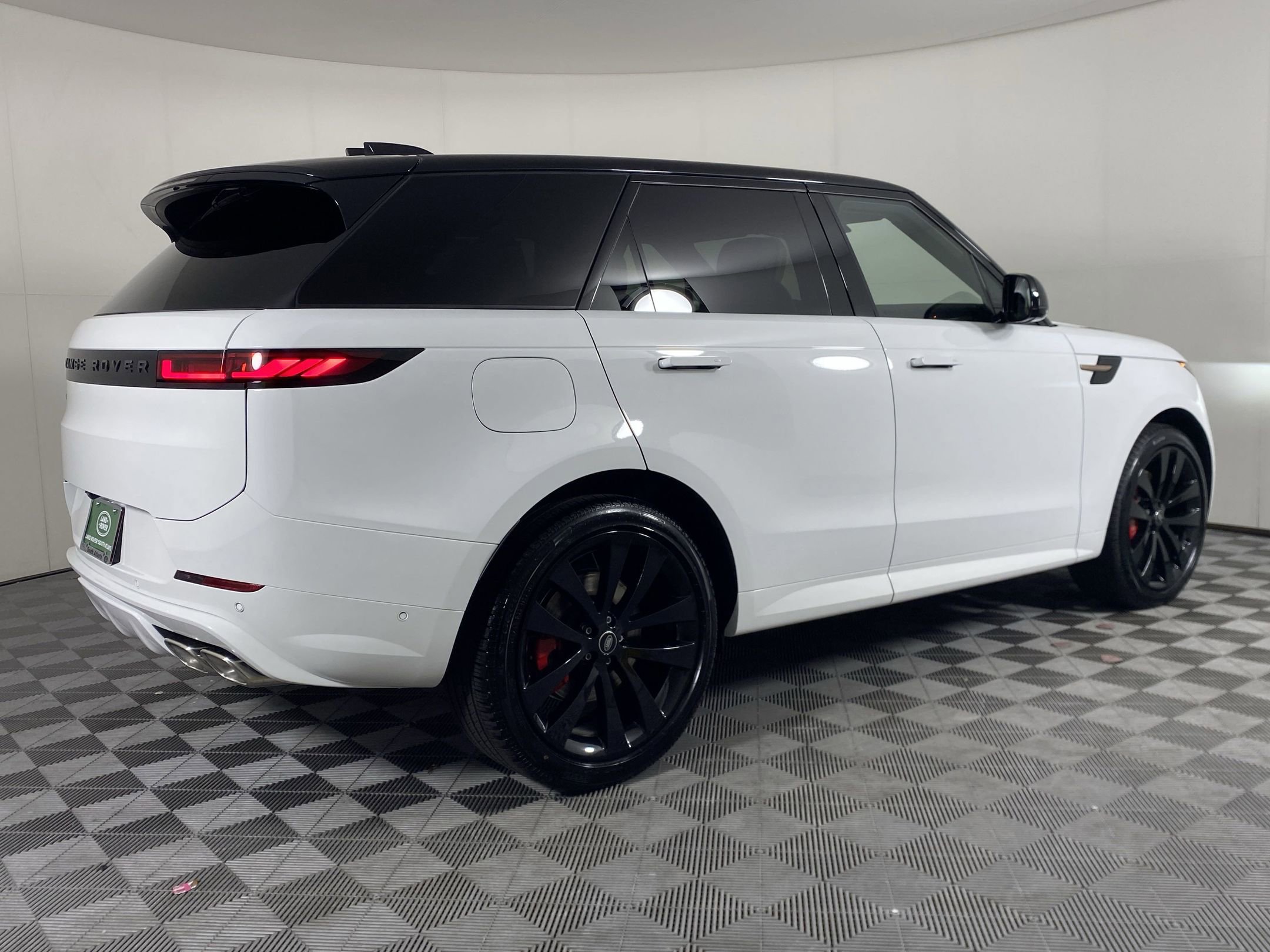 New 2025 Land Rover Range Rover Sport Dynamic SE image 7