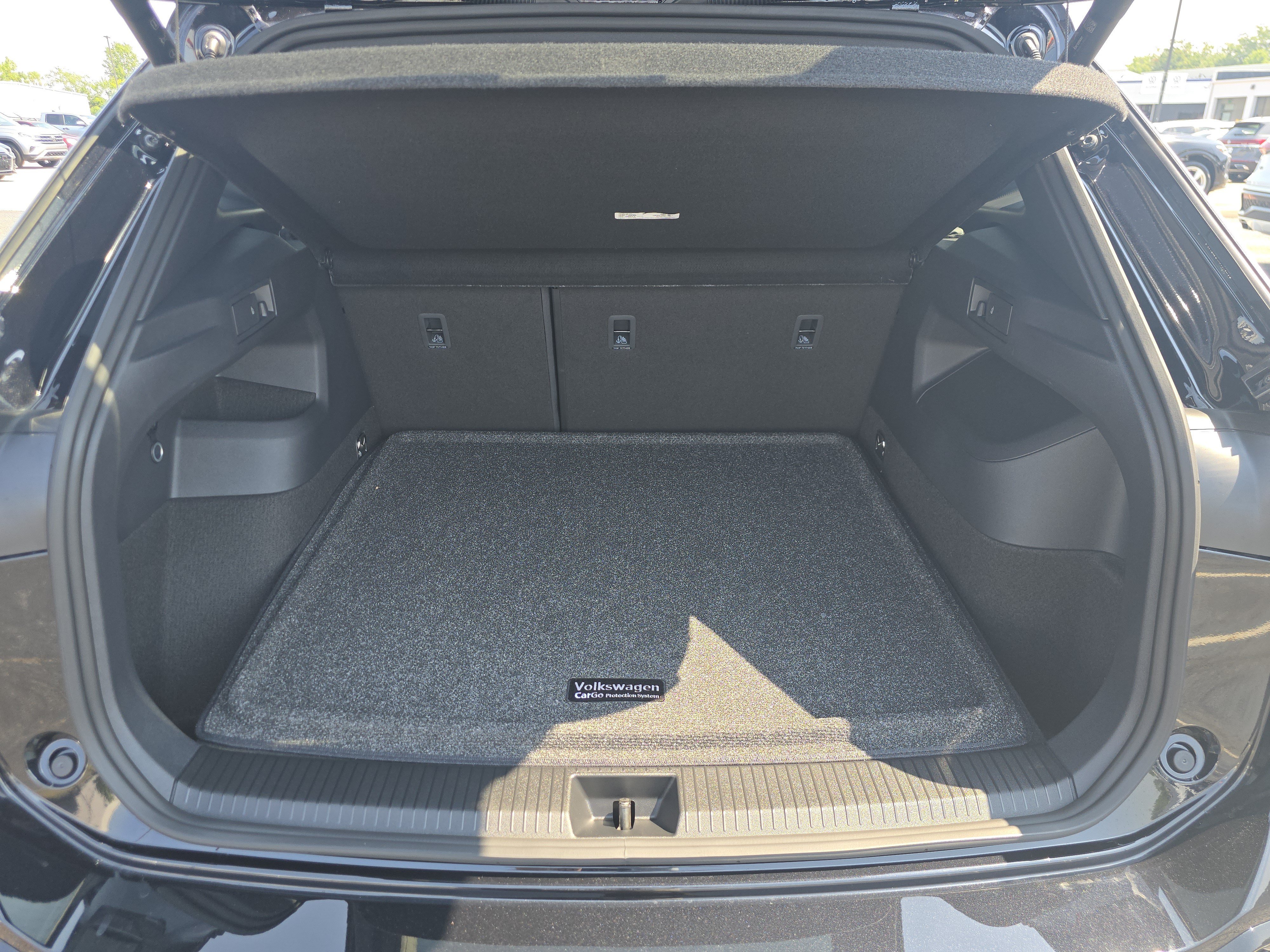 New 2026 Volkswagen Tiguan SEL R-Line AWD/4WD image 18