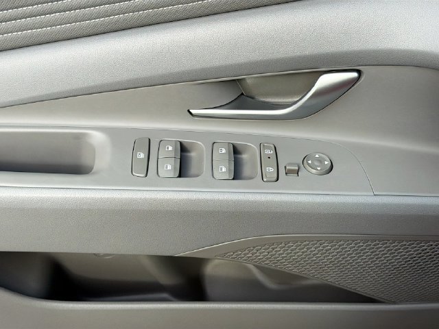 Certified 2026 Hyundai Elantra Sport FWD image 18