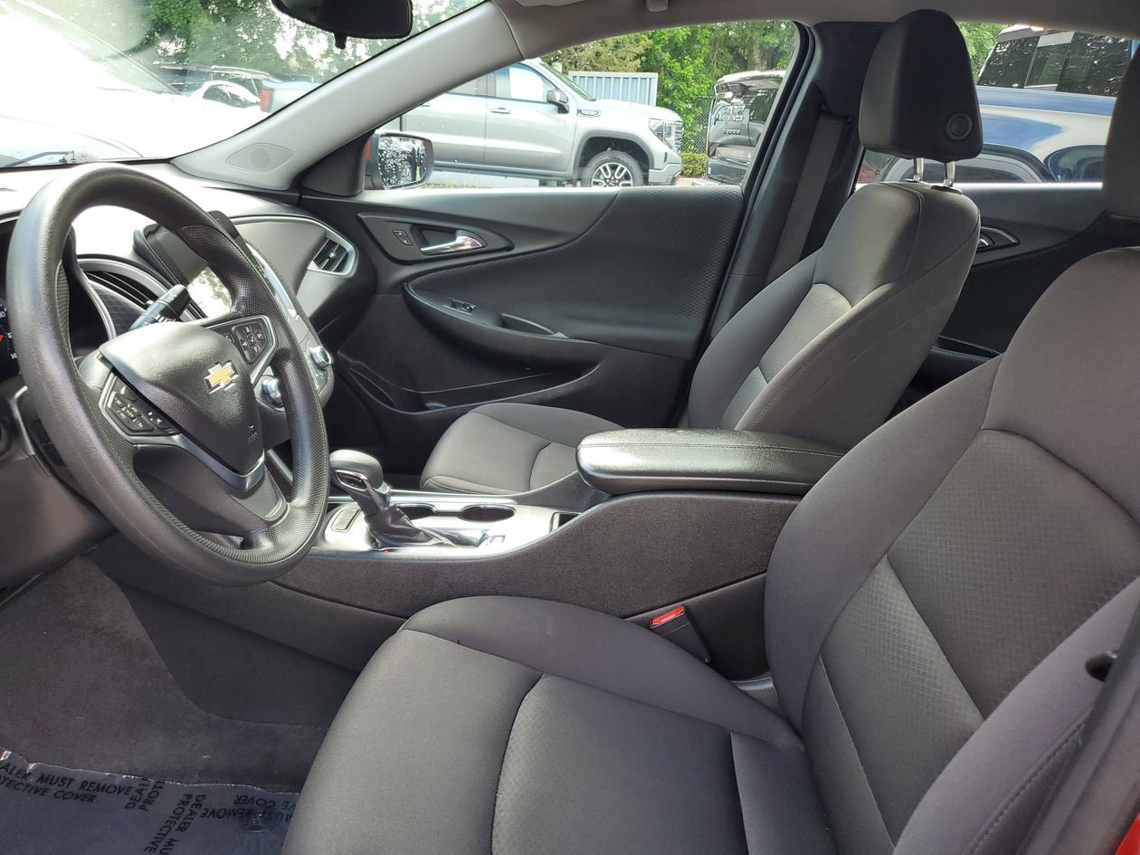 Used 2025 Chevrolet Malibu LT FWD image 19