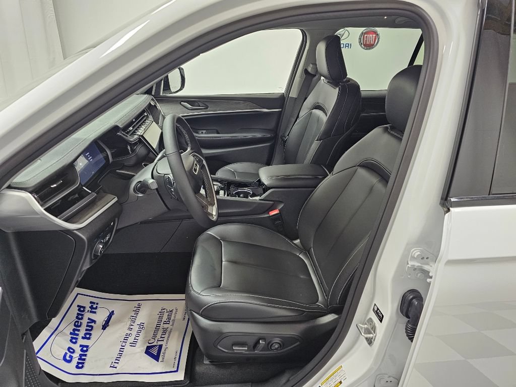 New 2023 Jeep Grand Cherokee 4WD 4xe image 9