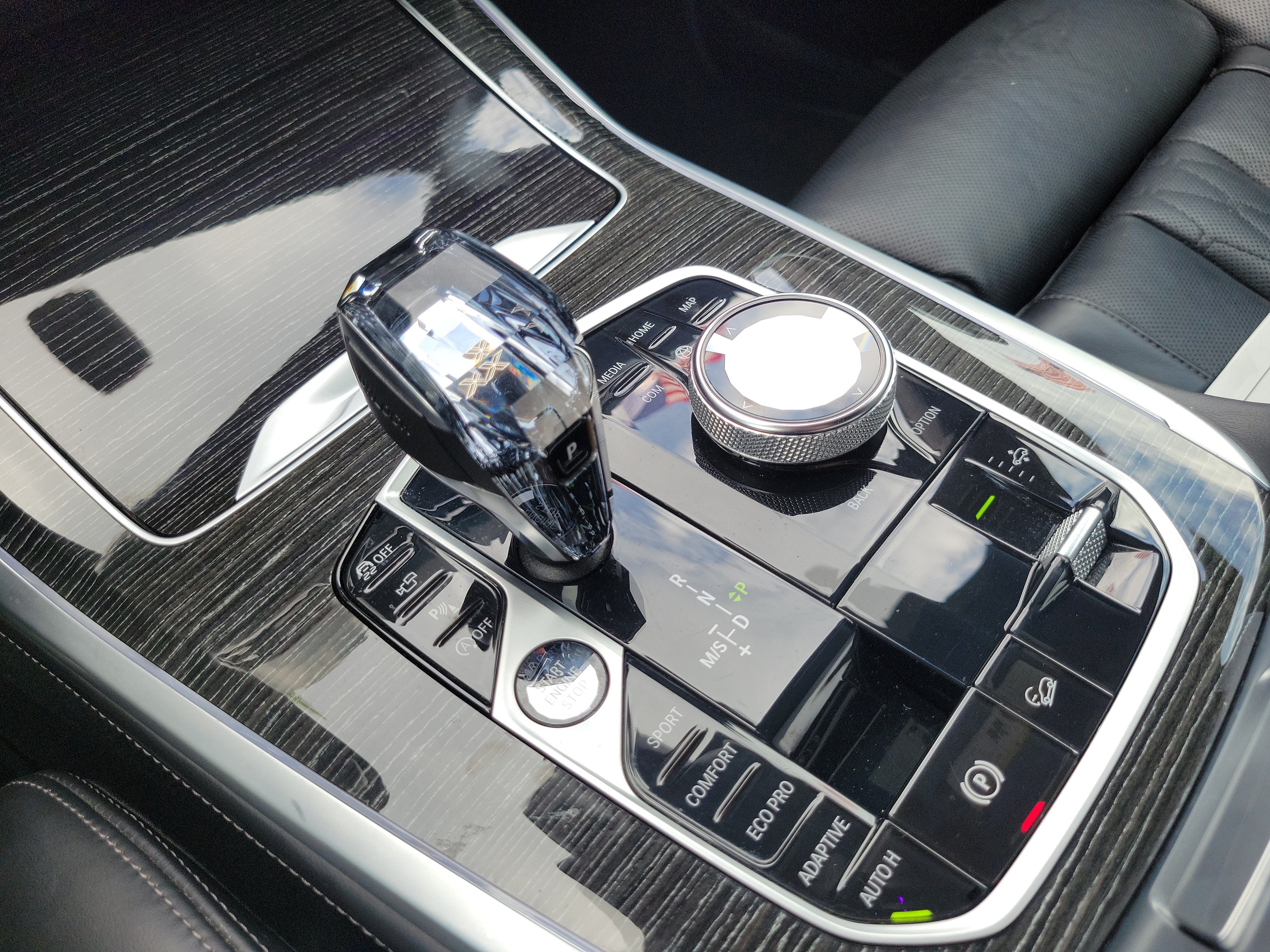 Used 2022 BMW X7 M50i w/ Dynamic Handling Package AWD/4WD image 25
