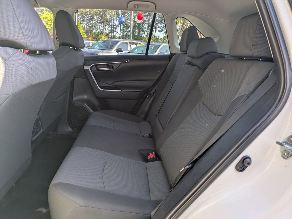 Used 2025 Toyota RAV4 XLE FWD image 14