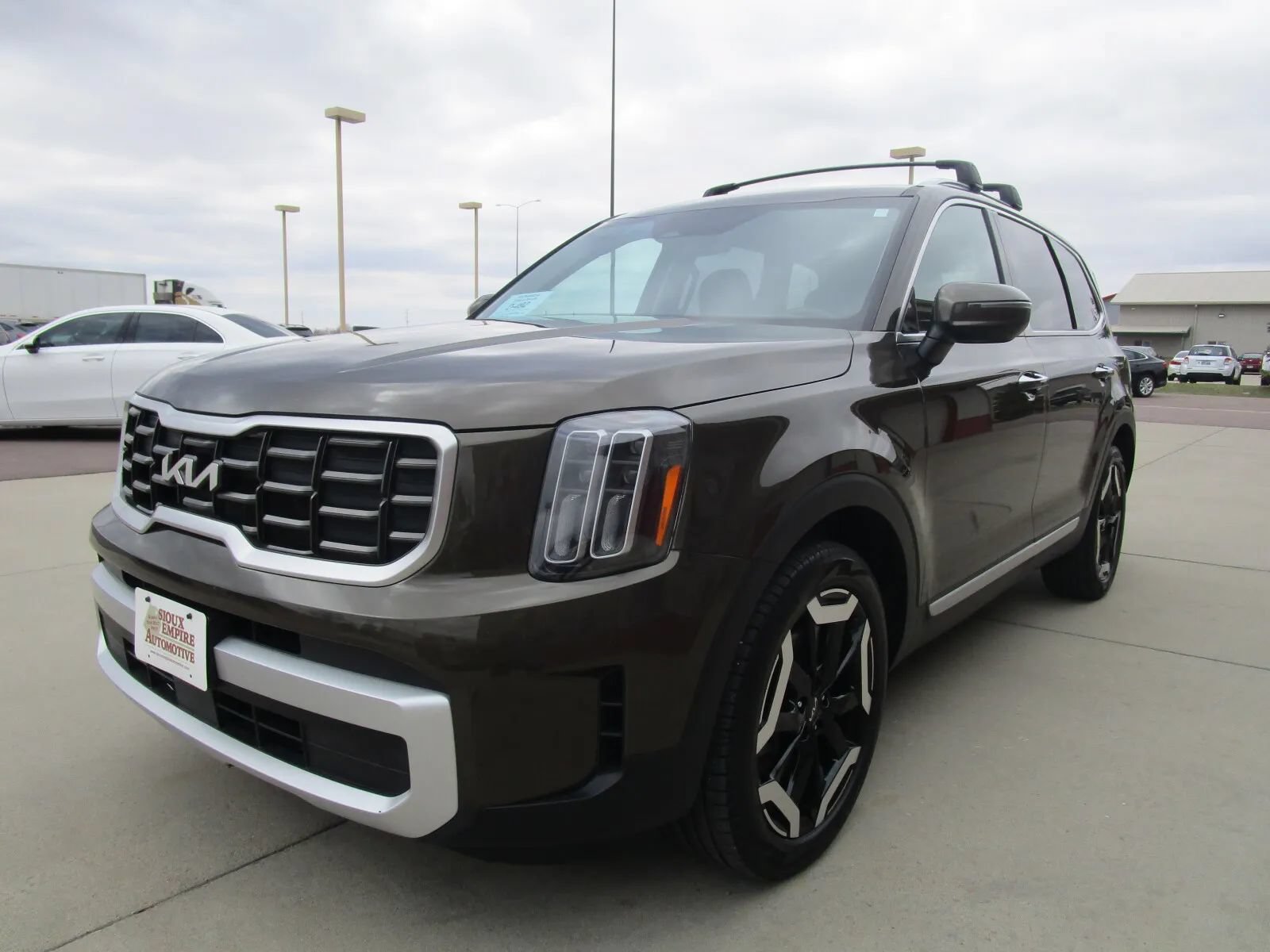 Used 2025 Kia Telluride S AWD/4WD image 5