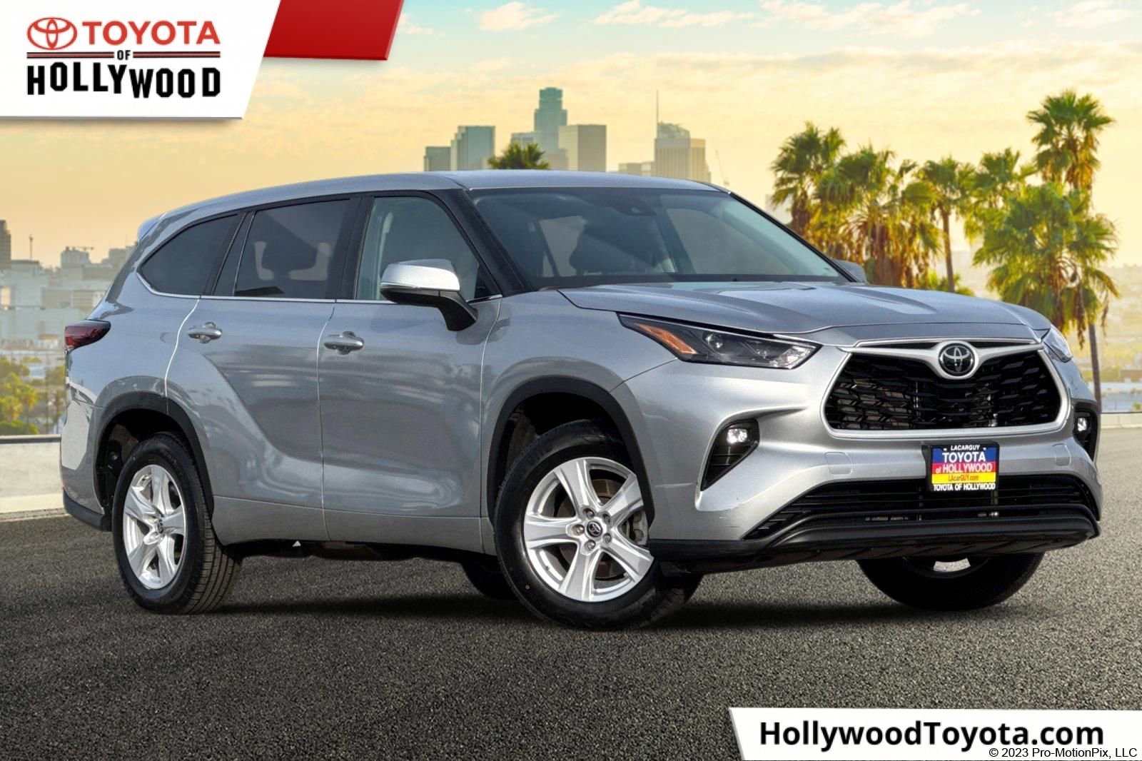 Certified 2025 Toyota Highlander LE FWD image 1