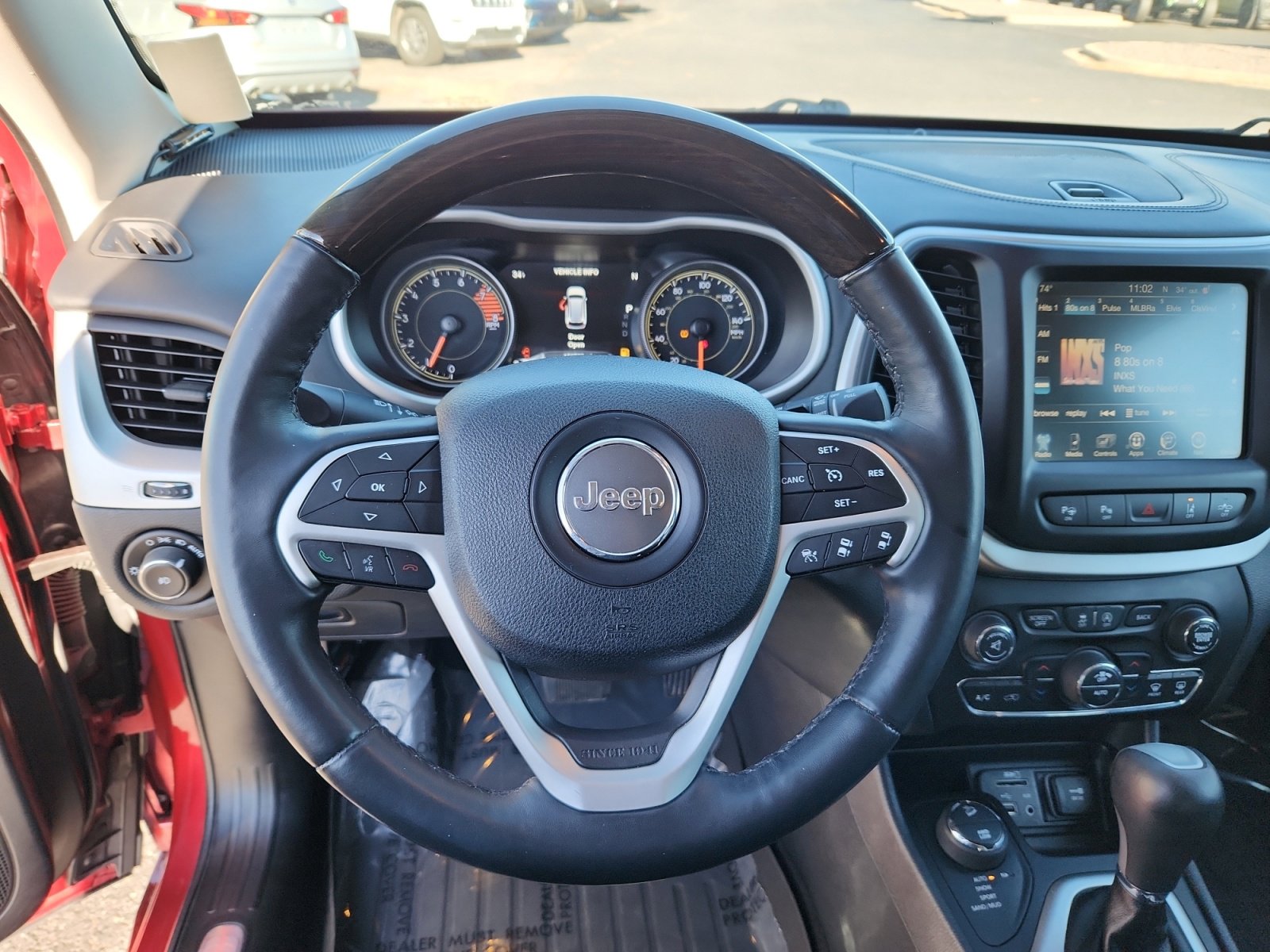 Used 2016 Jeep Cherokee Overland w/ Technology Group image 9