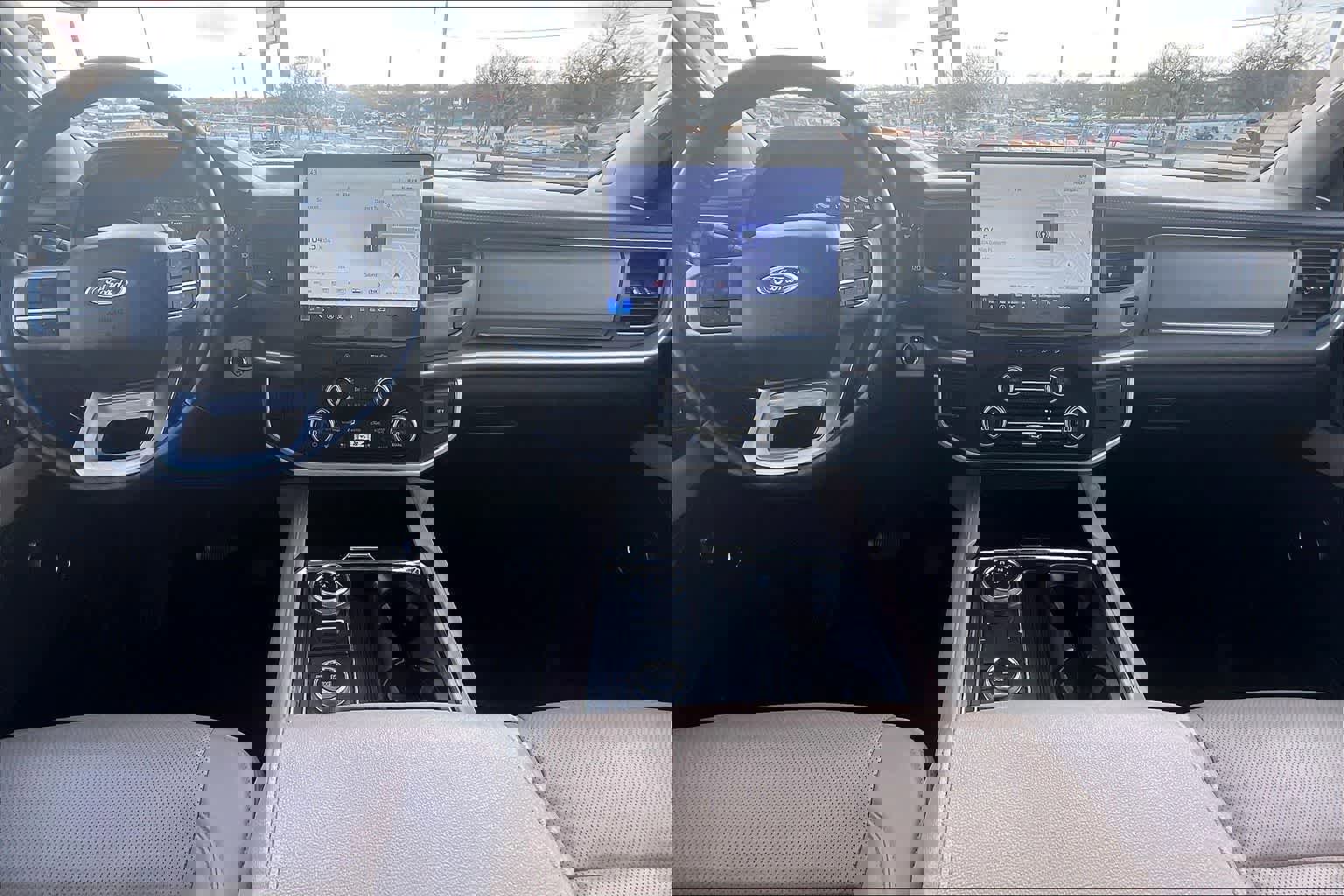 Used 2024 Ford Expedition Max XLT image 10