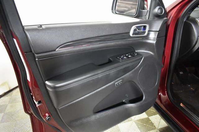 Used 2019 Jeep Grand Cherokee Limited AWD/4WD image 7