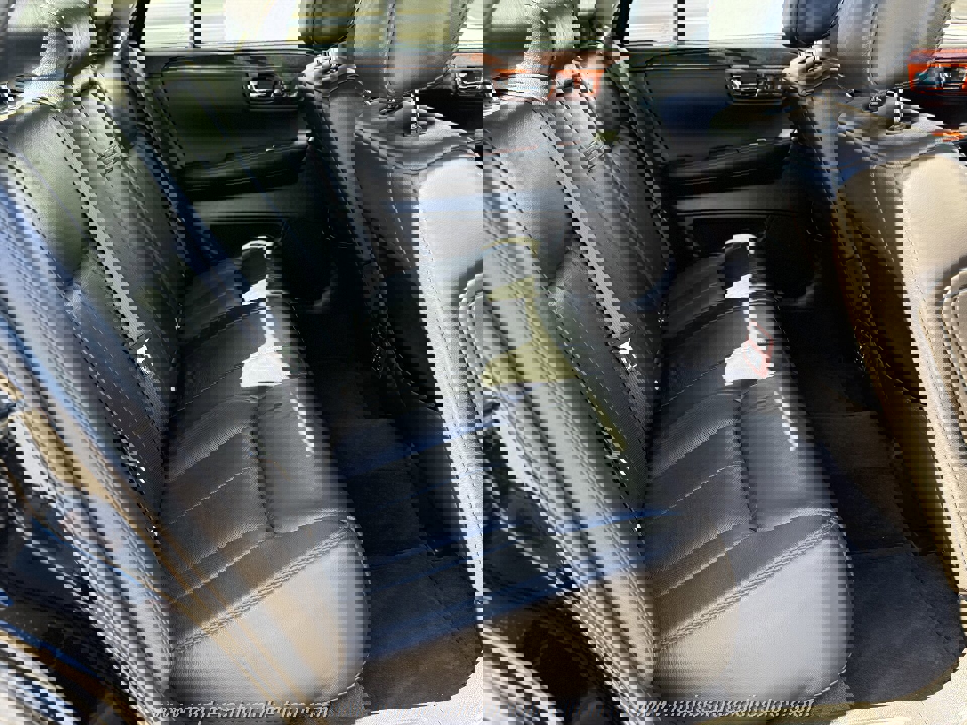 Used 2011 Cadillac DTS Premium image 34