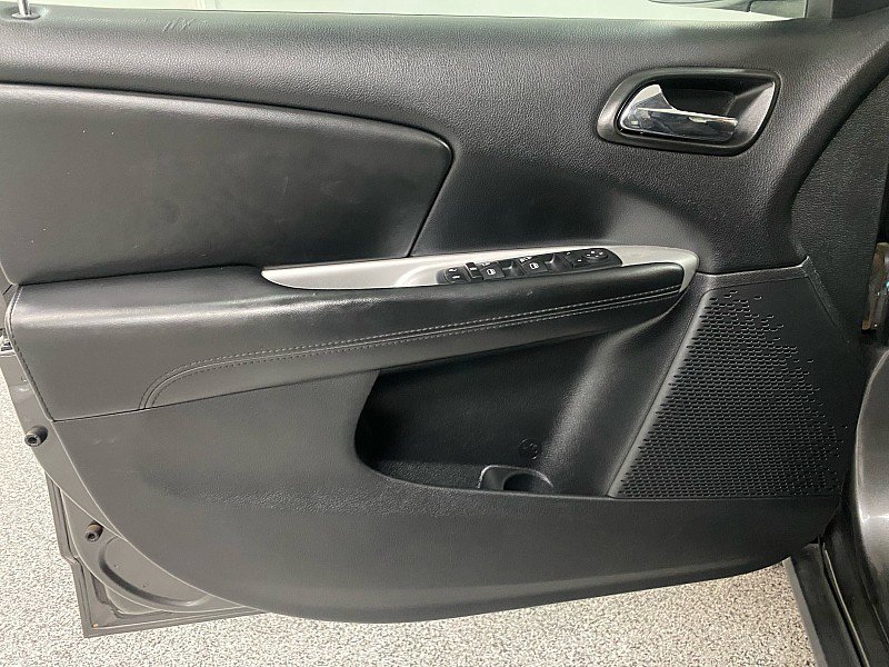 Used 2017 Dodge Journey SE w/ Flexible Seating Group image 10