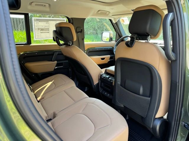New 2026 Land Rover Defender 110 X-Dynamic SE AWD/4WD image 16