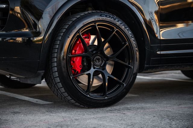 Used 2013 Porsche Cayenne Turbo image 60