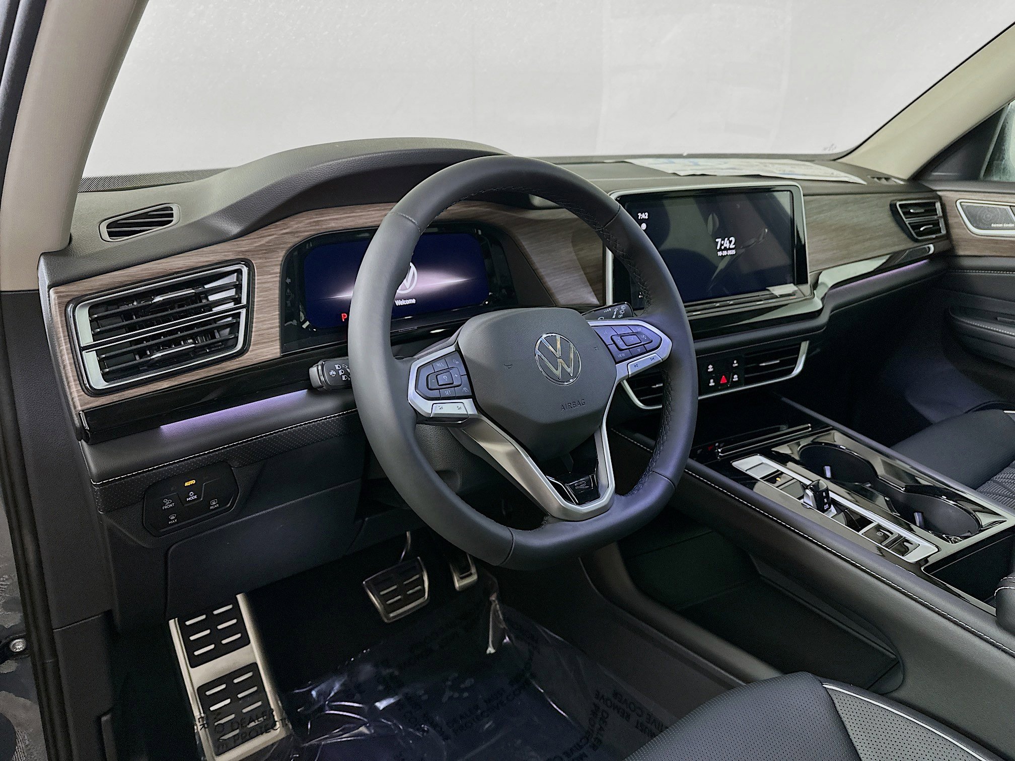 New 2026 Volkswagen Atlas SEL Premium R-Line image 9