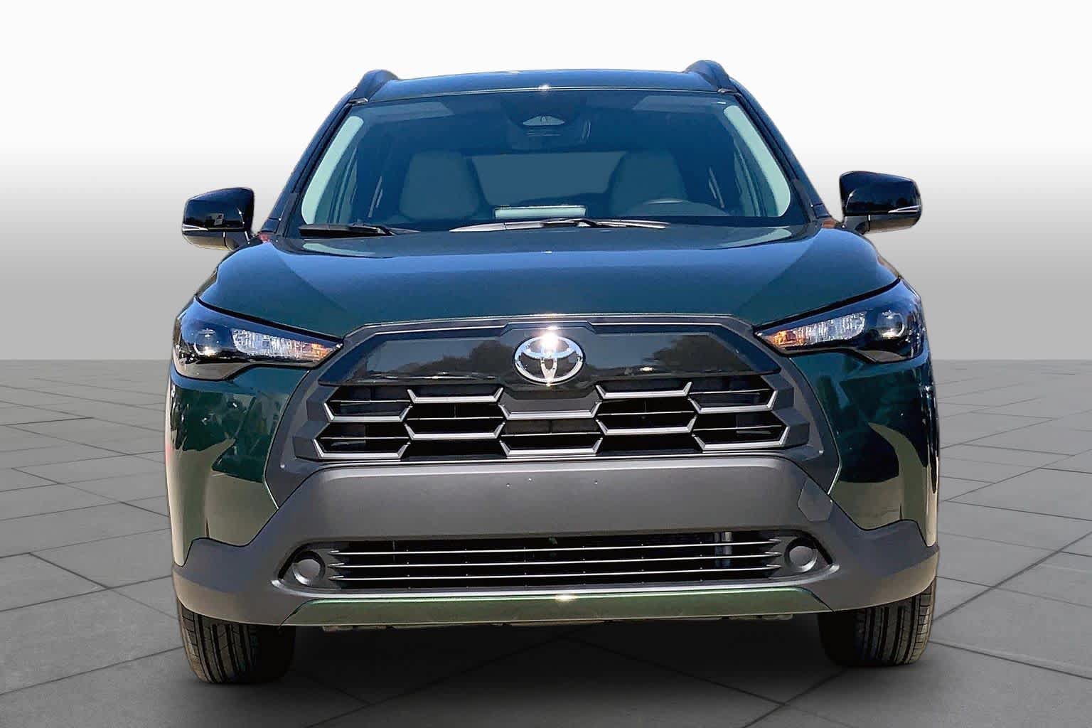 Used 2026 Toyota Corolla Cross LE FWD image 4