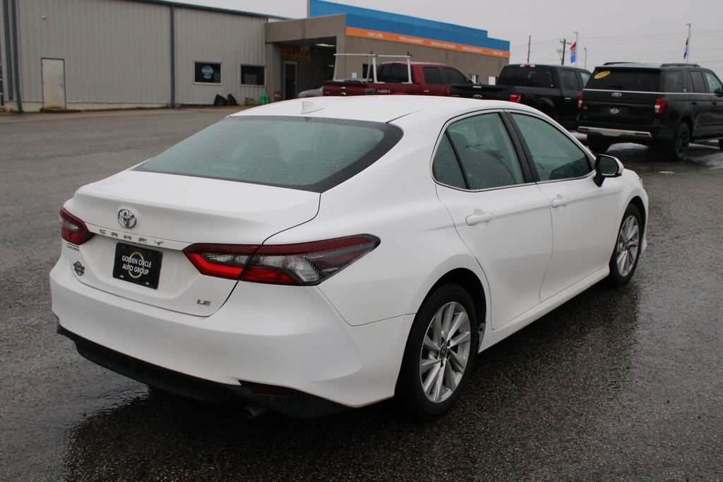 Used 2021 Toyota Camry LE image 9