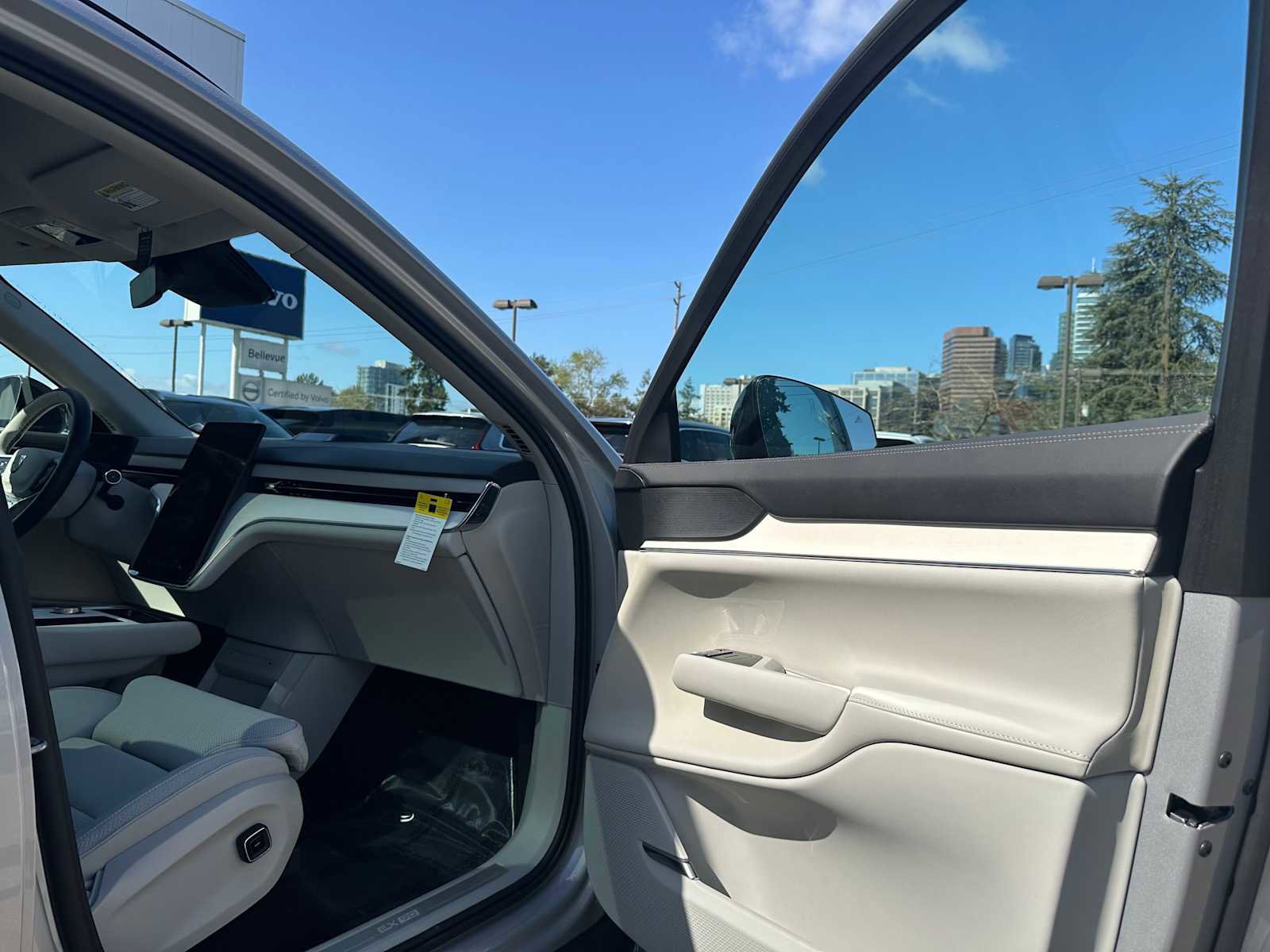 Used 2025 Volvo EX90 Plus AWD/4WD image 11