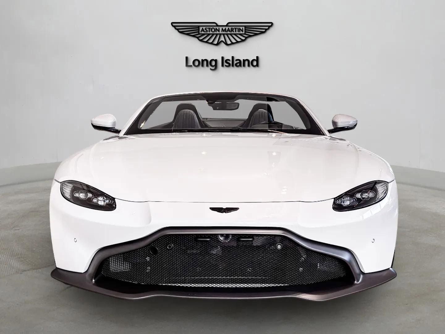 Used 2023 Aston Martin V8 Vantage Roadster image 3
