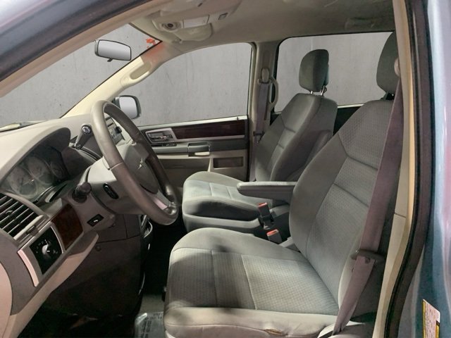 Used 2010 Chrysler Town & Country Touring w/ Heated Seat Group image 9