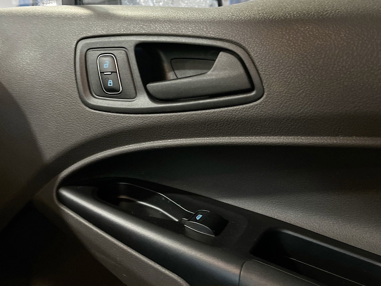 Used 2023 Ford Transit Connect XL image 17