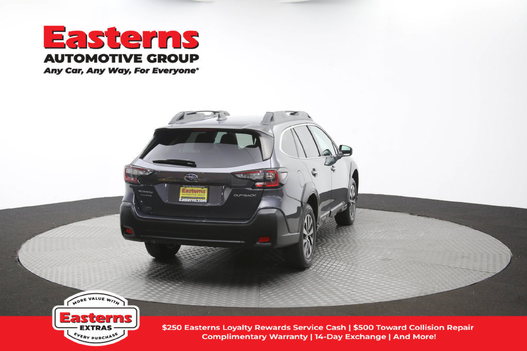 Used 2023 Subaru Outback Premium AWD/4WD image 38