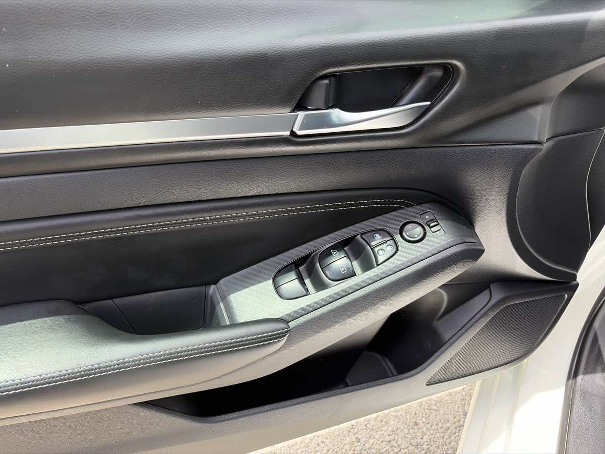 Used 2019 Nissan Altima 2.5 SL FWD image 7