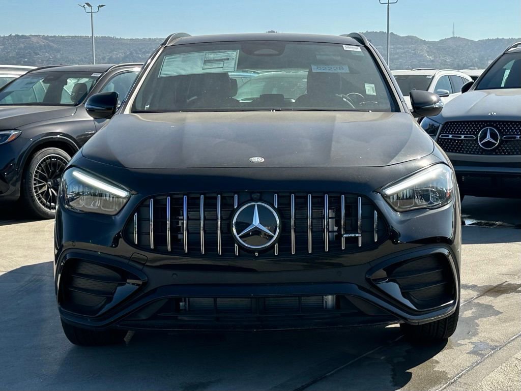 New 2025 Mercedes-Benz GLA 35 AMG 4MATIC image 4