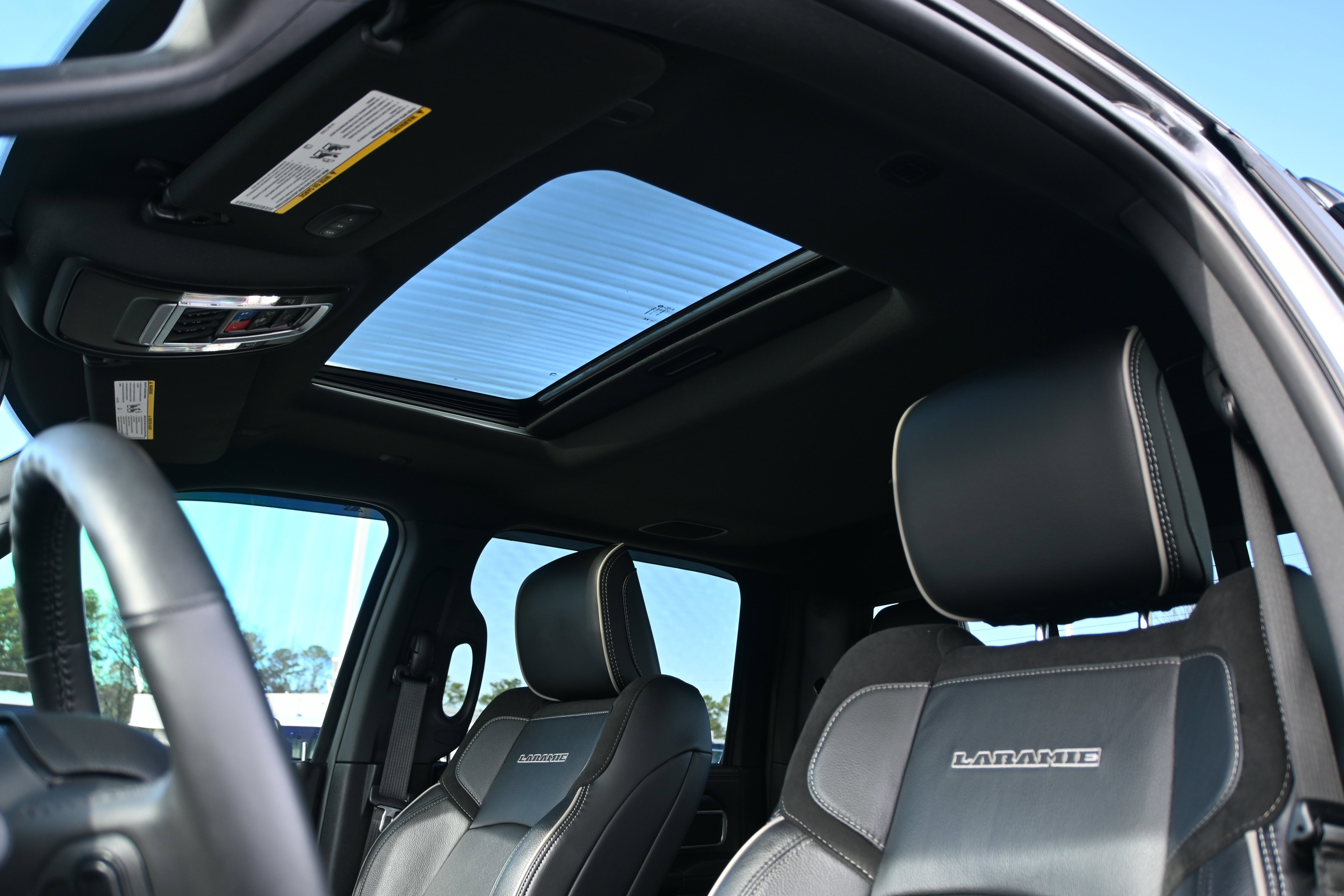 Used 2024 RAM 2500 Laramie w/ Sport Appearance Package image 9