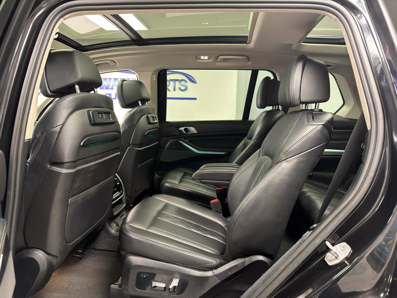 Used 2020 BMW X7 xDrive50i w/ Cold Weather Package AWD/4WD image 33
