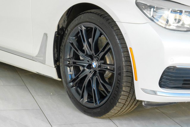 Used 2019 BMW 740i w/ Executive Package RWD image 62