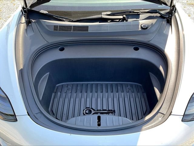 Used 2022 Tesla Model 3 Long Range AWD/4WD image 29