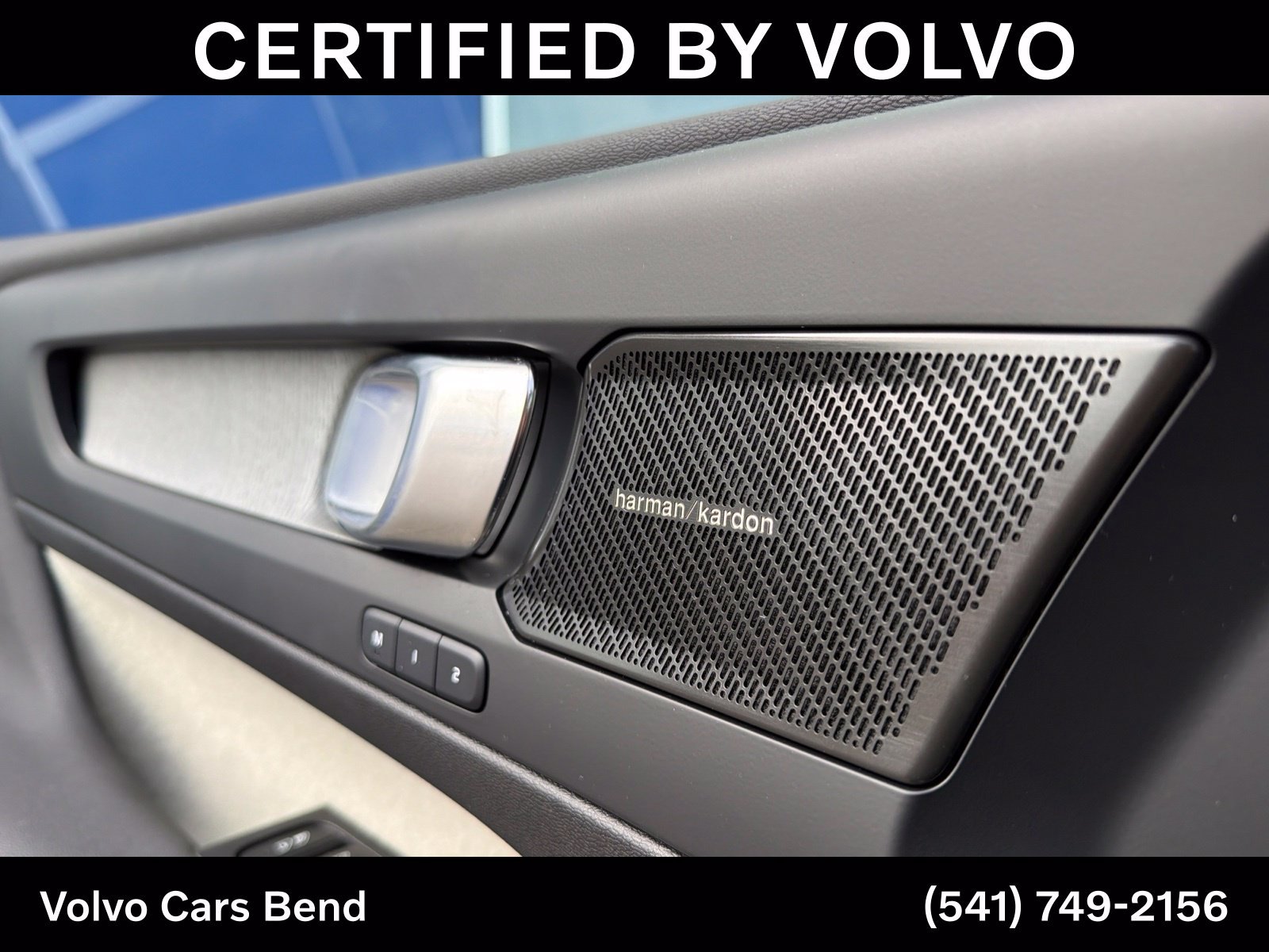 Used 2025 Volvo XC40 B5 Ultra AWD/4WD image 16