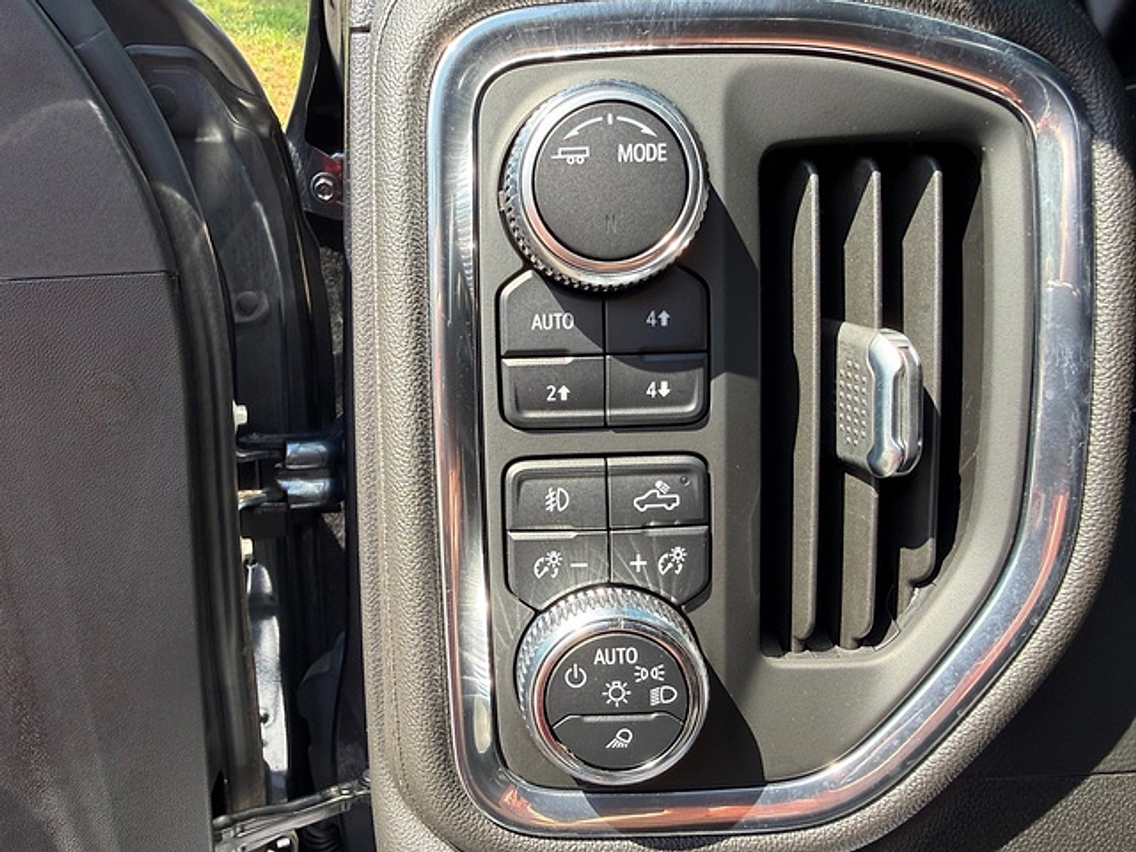 Used 2021 GMC Sierra 1500 Denali w/ Driver Alert Package II AWD/4WD image 17