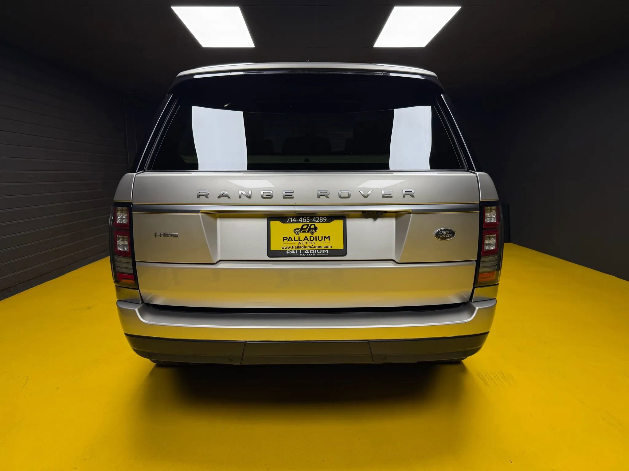 Used 2016 Land Rover Range Rover HSE image 5