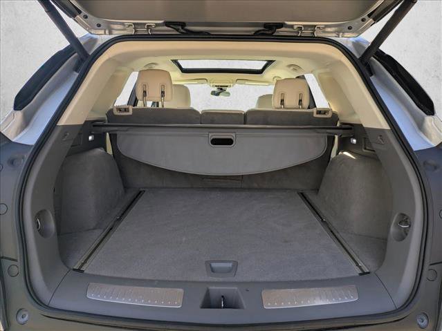 Used 2017 Cadillac XT5 Luxury w/ Driver Awareness Package image 6