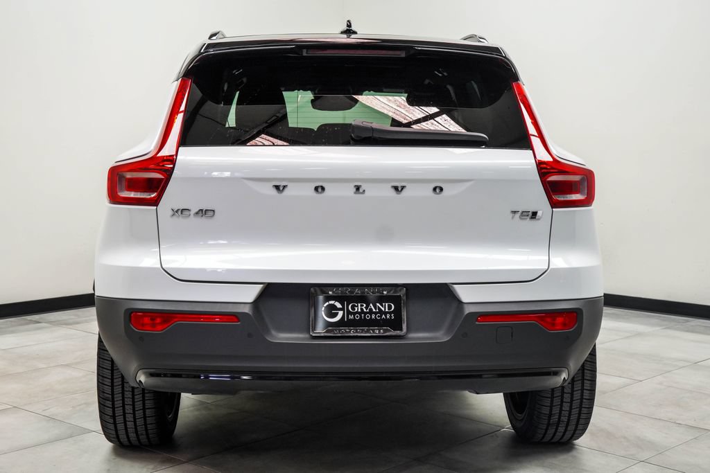 Used 2021 Volvo XC40 T5 R-Design w/ Protection Package Premier AWD/4WD image 11
