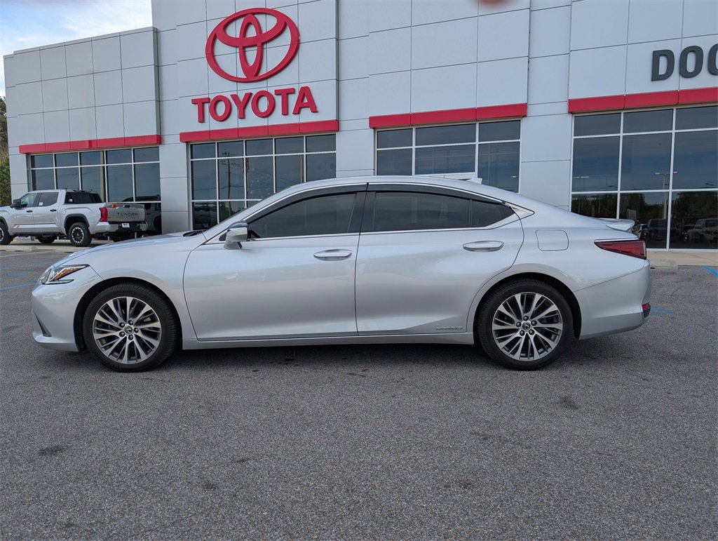 Used 2019 Lexus ES 300h image 2