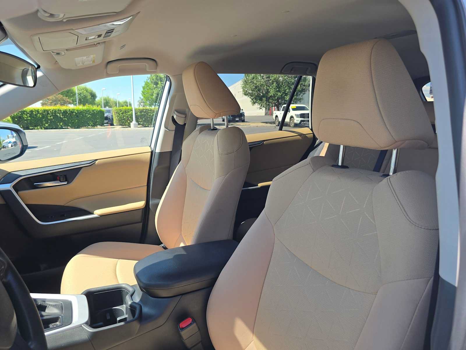 Certified 2025 Toyota RAV4 XLE FWD image 21