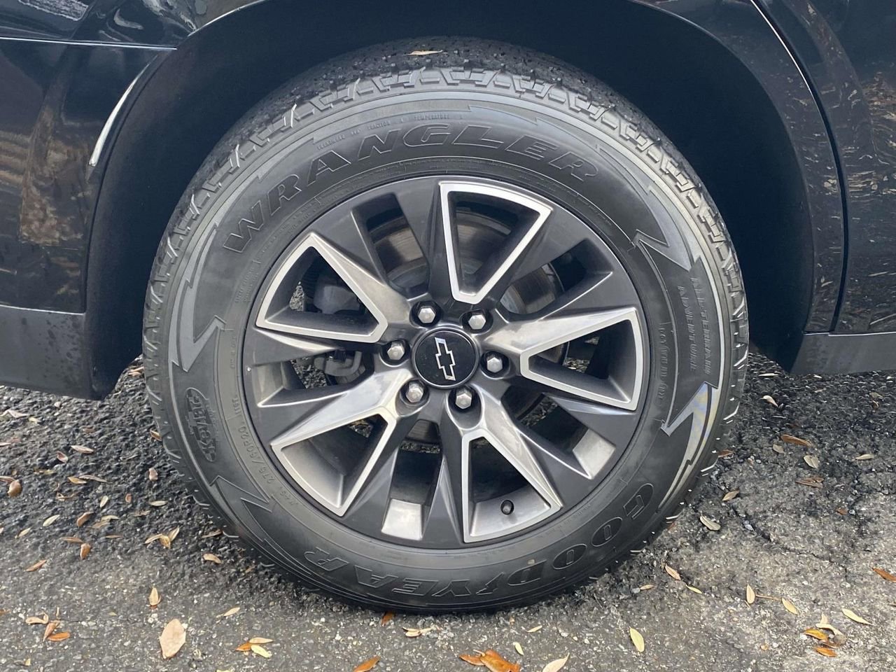 Used 2021 Chevrolet Tahoe Z71 w/ Z71 Off-Road Package image 7