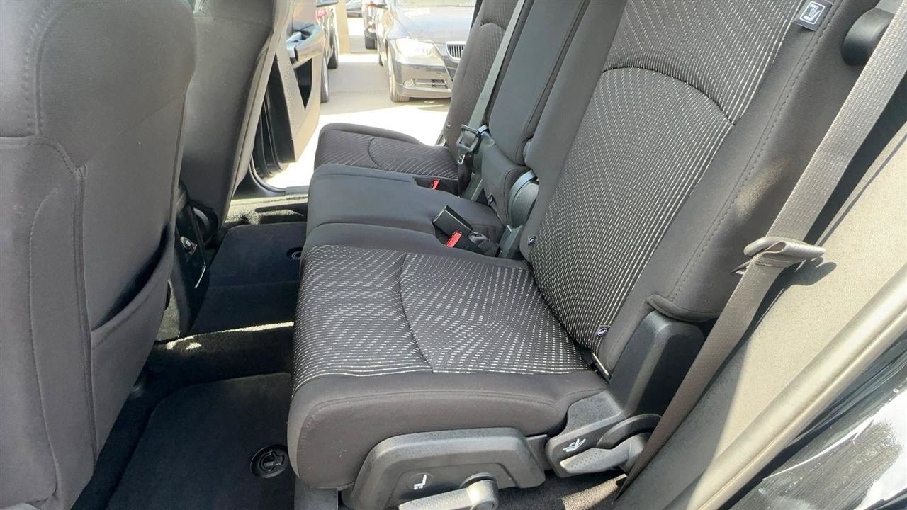 Used 2015 Dodge Journey SXT w/ Flexible Seating Group FWD image 33