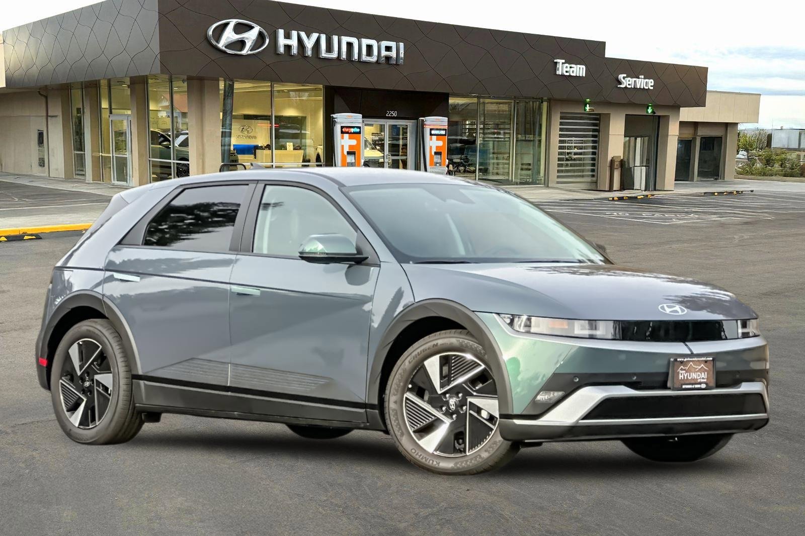 New 2026 Hyundai Ioniq 5 SEL image 2