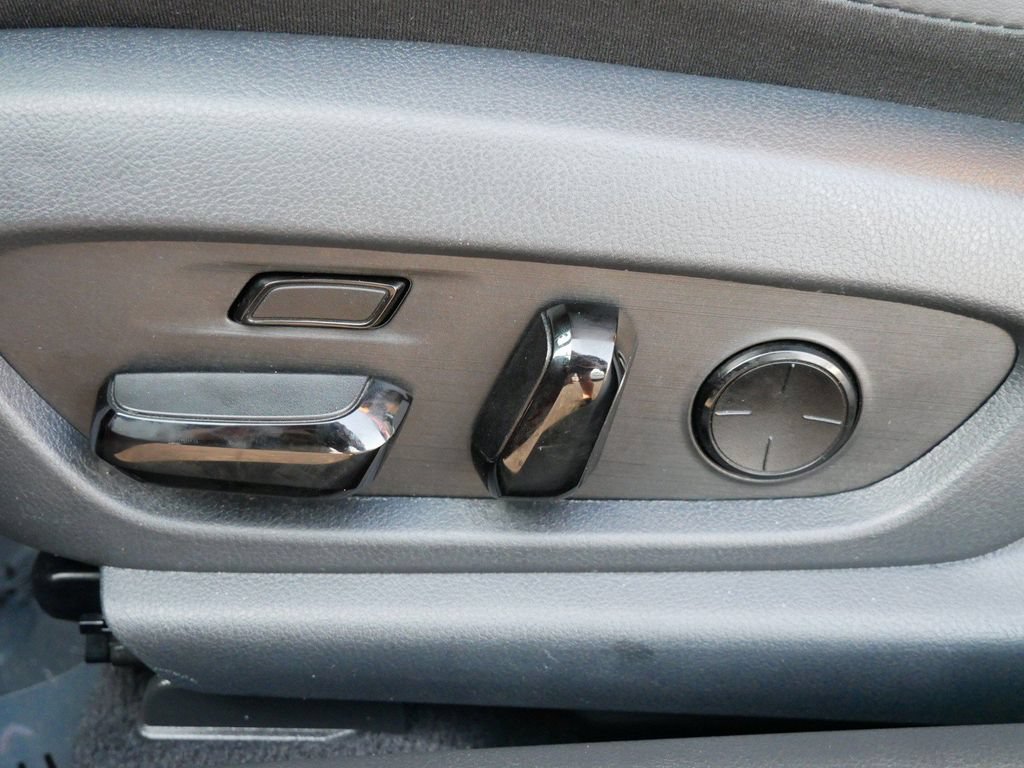Certified 2025 Lexus ES 350 Ultra Luxury w/ Accessory Package (Z2) FWD image 17