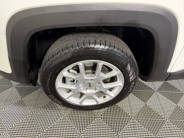 Used 2023 Jeep Renegade Latitude AWD/4WD image 13