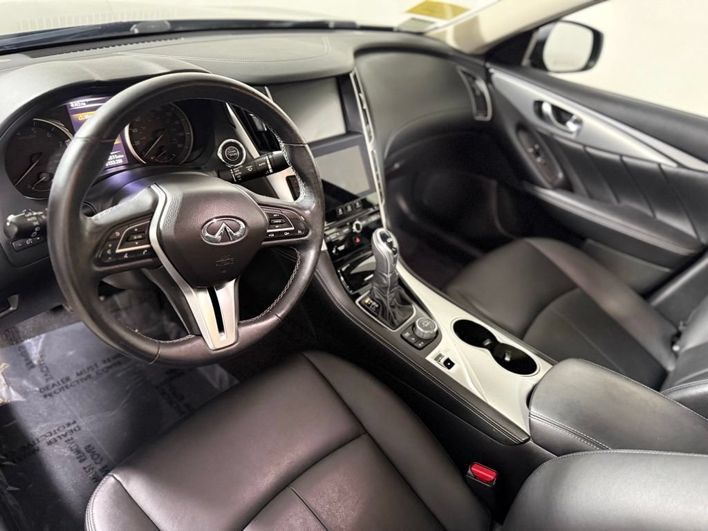 Used 2019 INFINITI Q50 Luxe w/ Essential Package (3.0T Luxe) AWD/4WD image 18