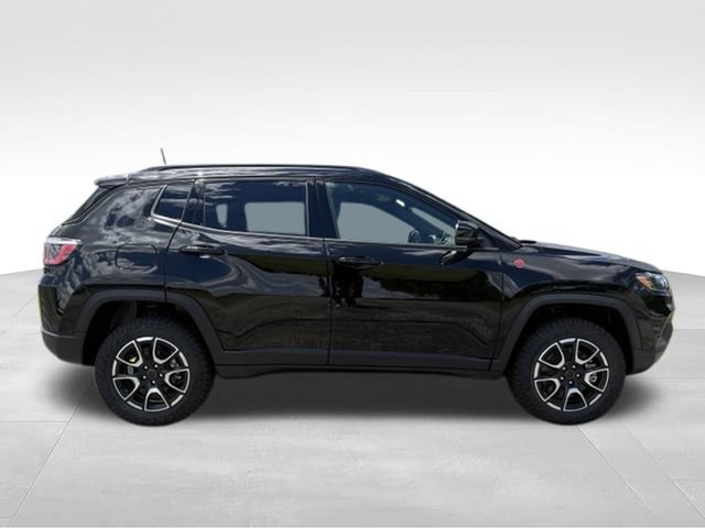 New 2026 Jeep Compass Trailhawk w/ Trailer Tow Group AWD/4WD image 19